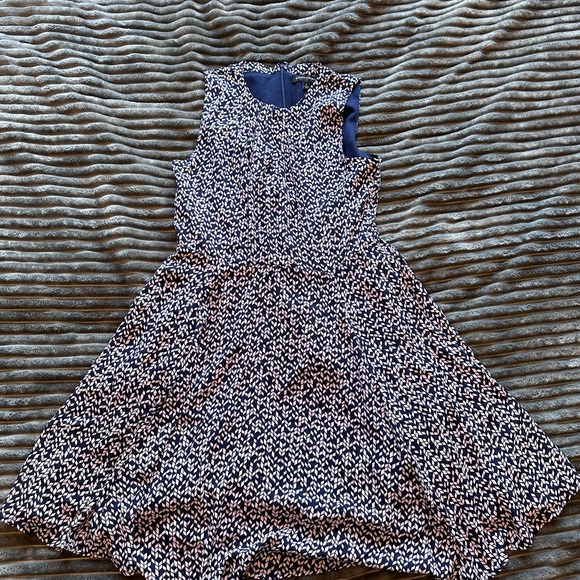 LAST CHANCE! Banana Republic knee length dress sz 6 - Picture 3 of 5